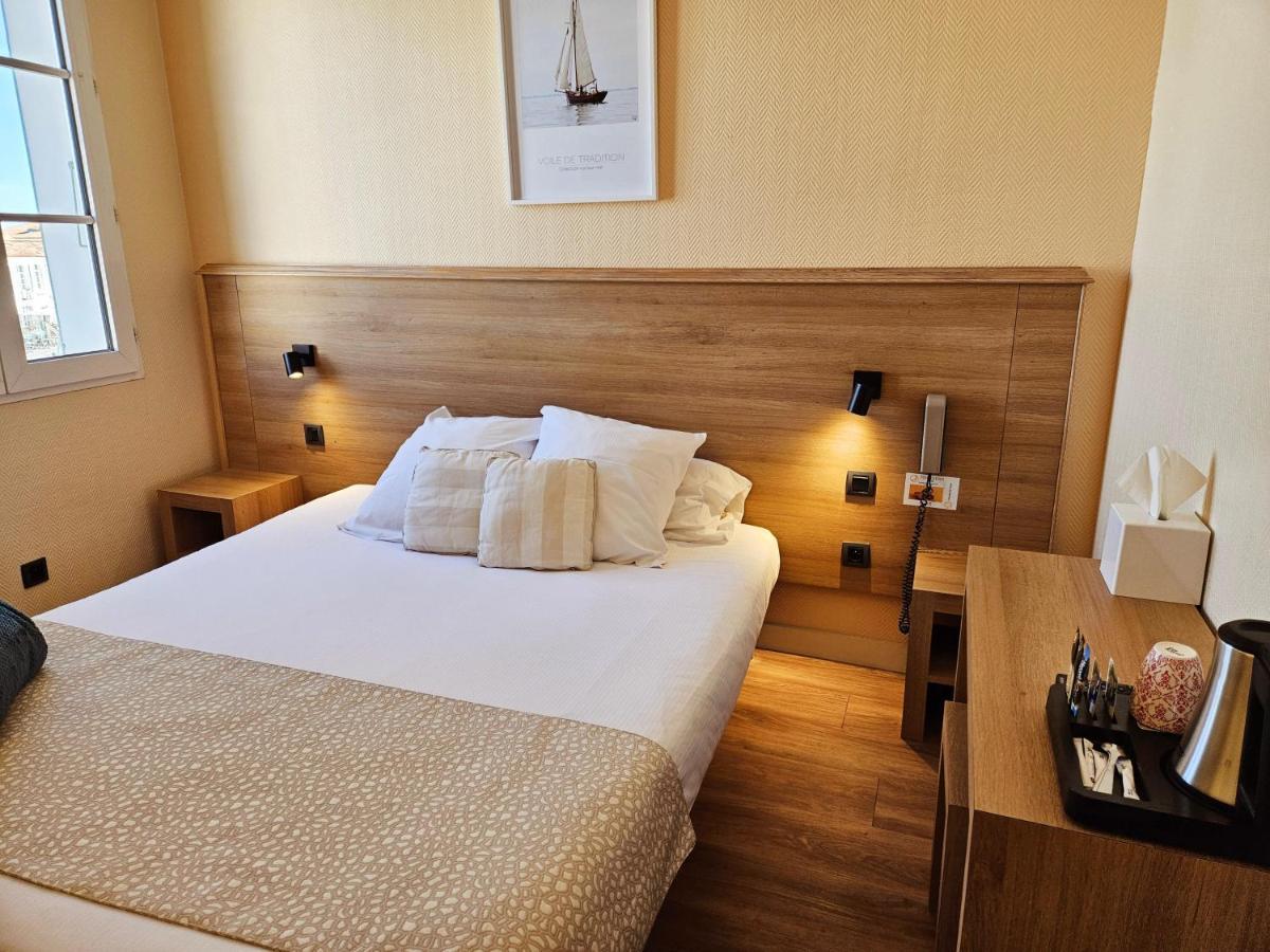 Hotel Du Port Saint-Martin-de-Re ภายนอก รูปภาพ
