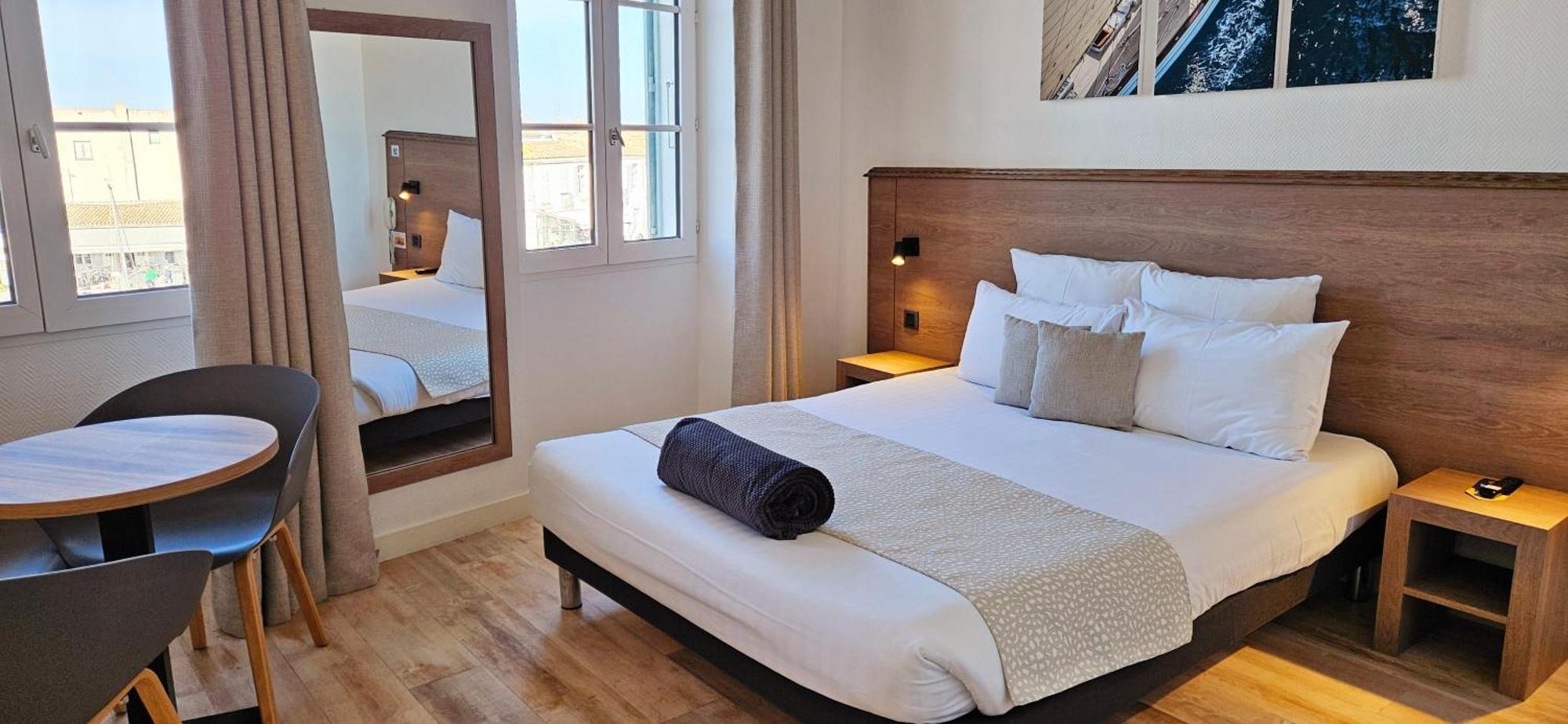 Hotel Du Port Saint-Martin-de-Re ภายนอก รูปภาพ