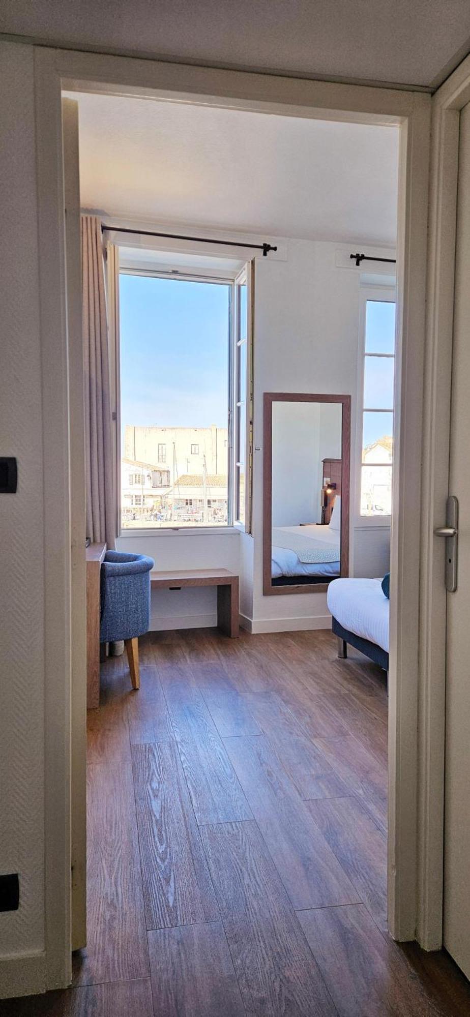 Hotel Du Port Saint-Martin-de-Re ภายนอก รูปภาพ